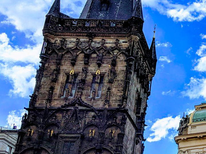 ¡Conoce la Torre de la Pólvora en Praga! | 1·2 Tours