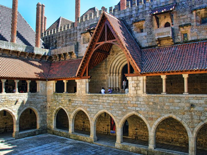 Palace of the Dukes of Braganca in Guimaraes | 1·2 Tours