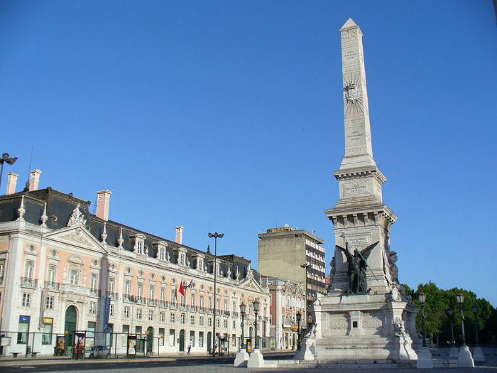 La plaza de Restauradores. Un recuerdo de la guerra con España