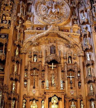 Guided visit to the Cathedral of Santiago and museum